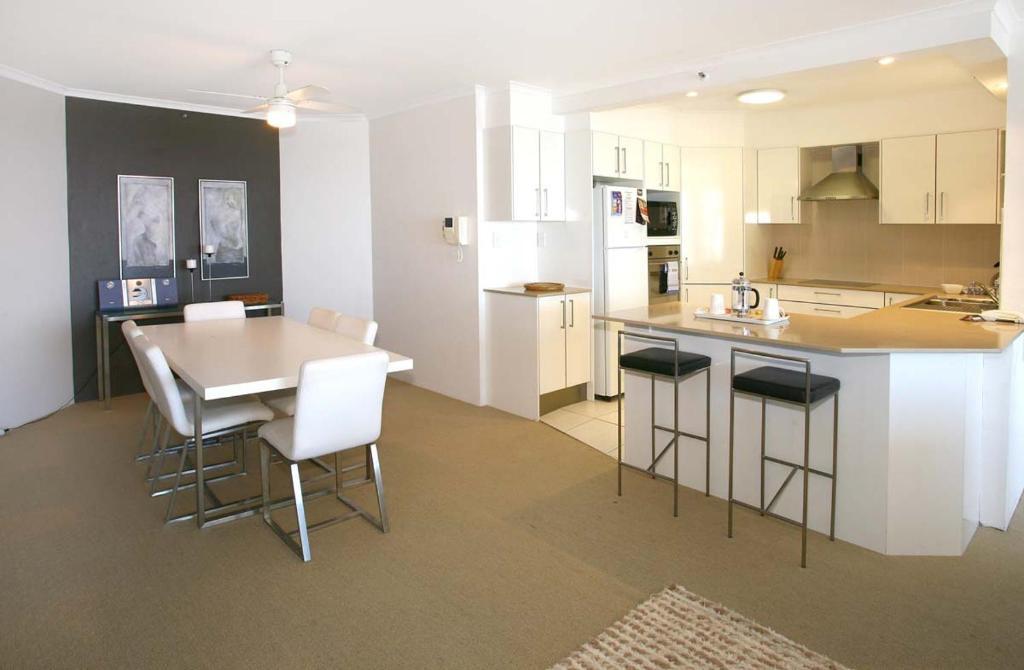 Ocean Sands Resort Gold Coast Room photo